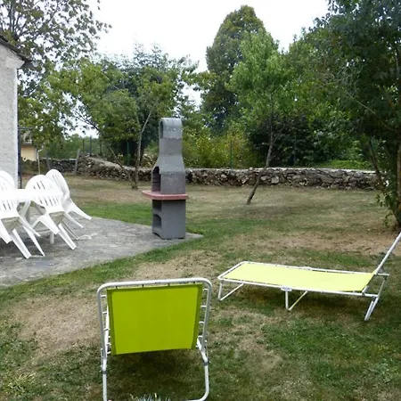 Maison Renovee A Menet: 5 Pers, Jardin Clos, Wifi, Proche Nature & Loisirs - Fr-1-742-483 Menet