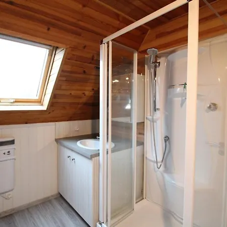 Maison Renovee A Menet: 5 Pers, Jardin Clos, Wifi, Proche Nature & Loisirs - Fr-1-742-483