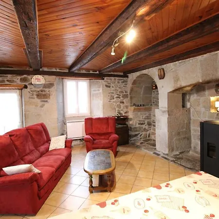 度假居 Maison Renovee A Menet: 5 Pers, Jardin Clos, Wifi, Proche Nature & Loisirs - Fr-1-742-483 *