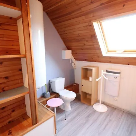 Maison Renovee A Menet: 5 Pers, Jardin Clos, Wifi, Proche Nature & Loisirs - Fr-1-742-483 度假居 Menet