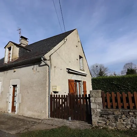 度假居 Maison Renovee A Menet: 5 Pers, Jardin Clos, Wifi, Proche Nature & Loisirs - Fr-1-742-483 *